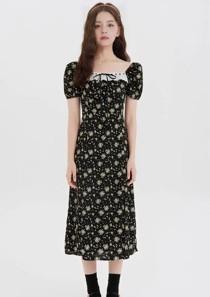 FIGURE-SHOWING FLORAL DRESS