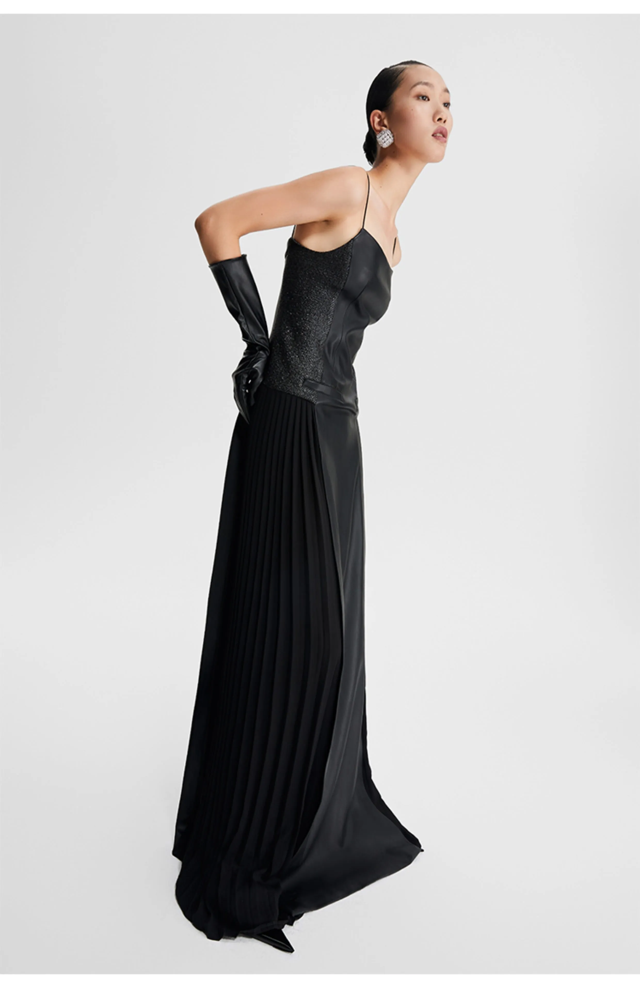 LEDIM W French Retro Pleated cinched maxi long sleeveless black evening dress - Xellia