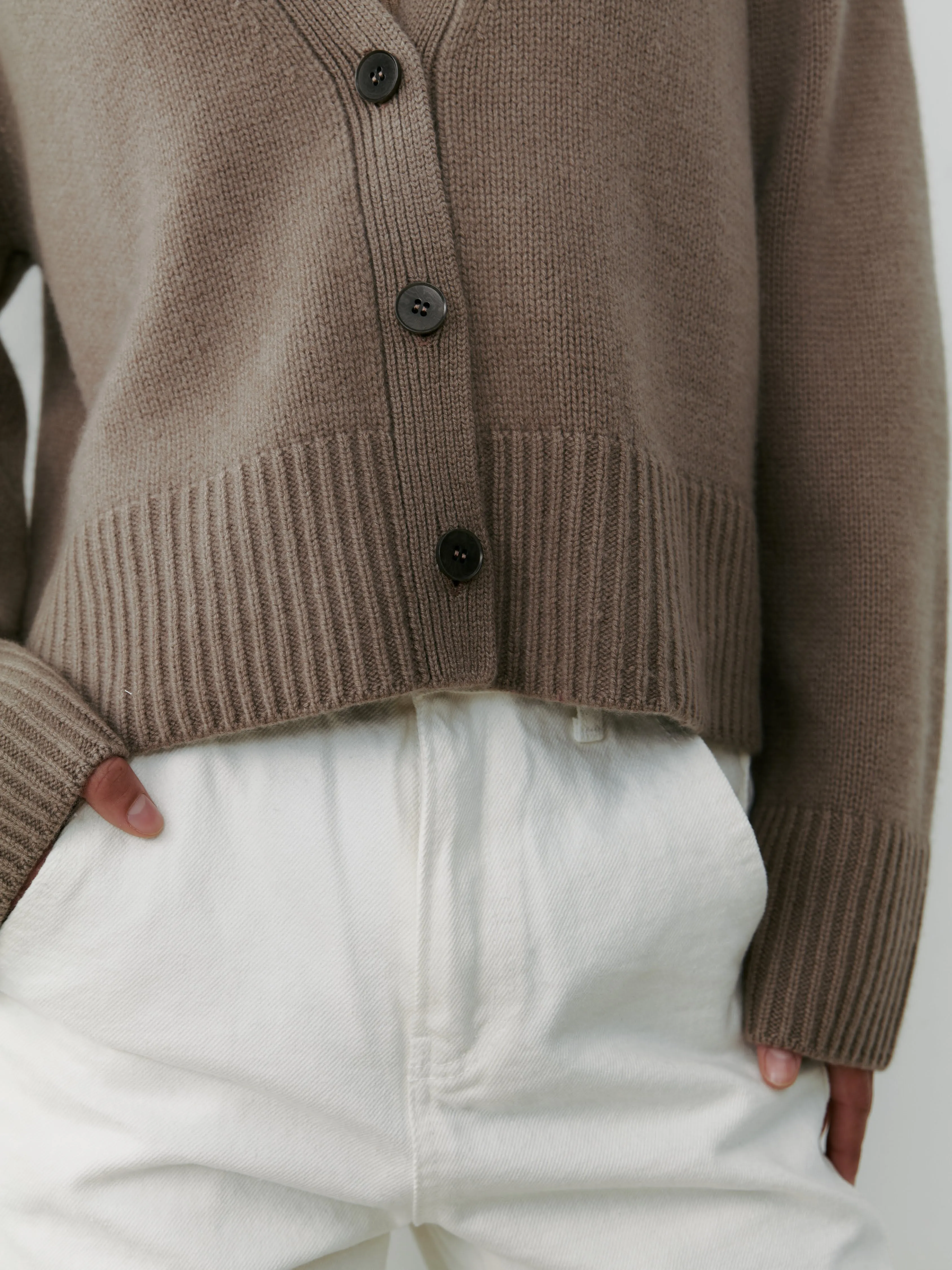 THE CLASSIC CARDIGAN - TWINE